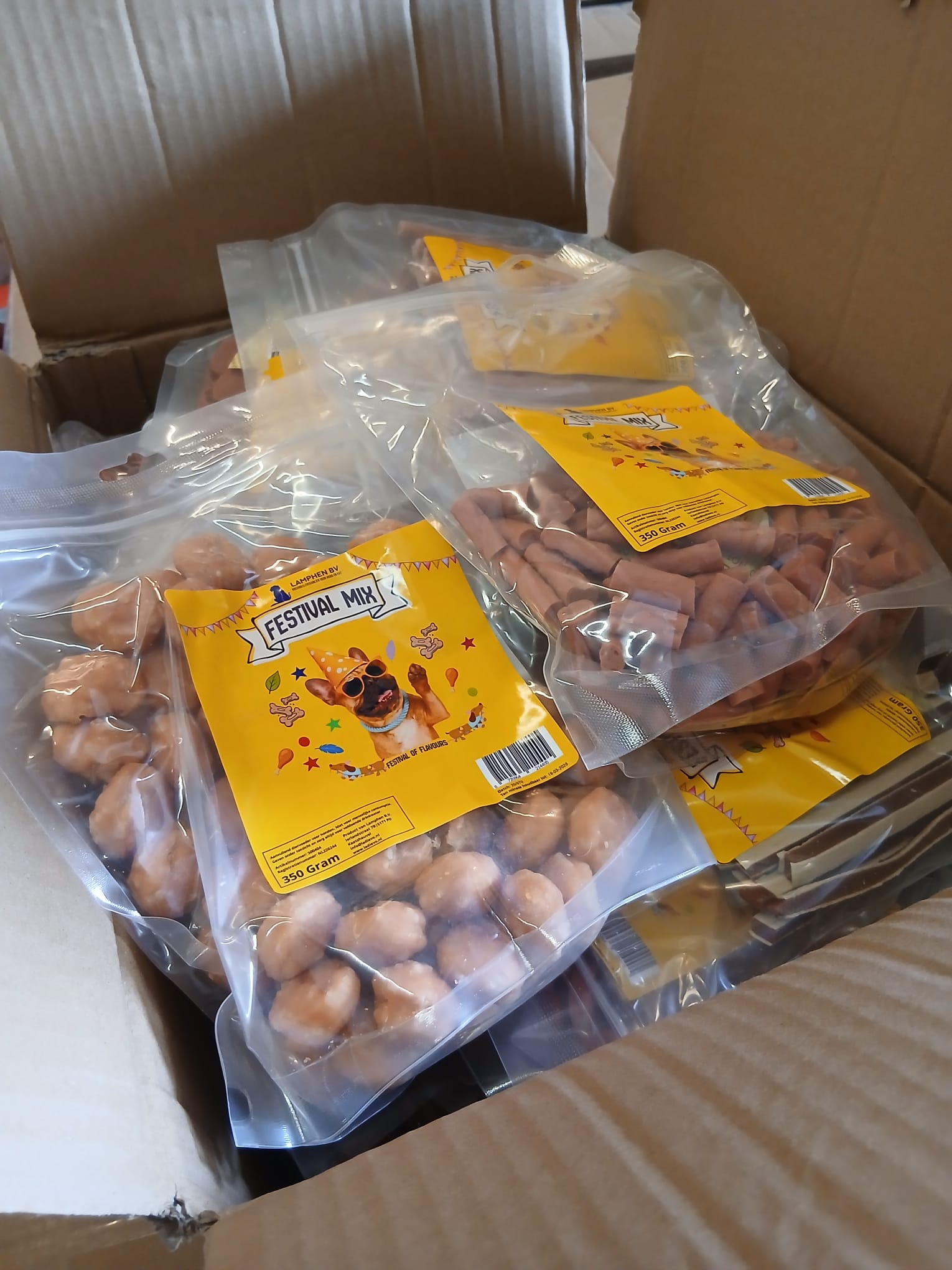 Snack Festival mix doos 32x 350 gram